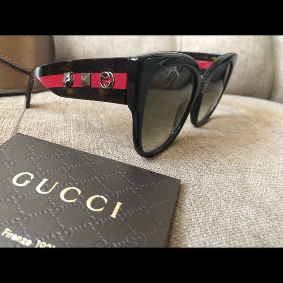 NEW GUCCI SUNGLASSES 😎 - Picture 6 of 6